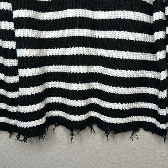 Sanctuary Jagger Cowl Neck Sweater in Black and Winter White Size Medium - Picture 6 of 12